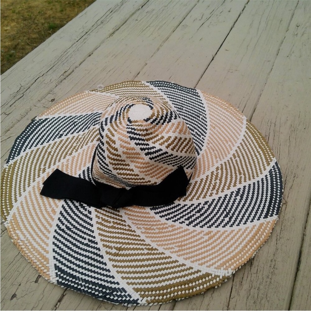 Jessica Simpson Spiral Stripe Wide-Brim Sun Hat